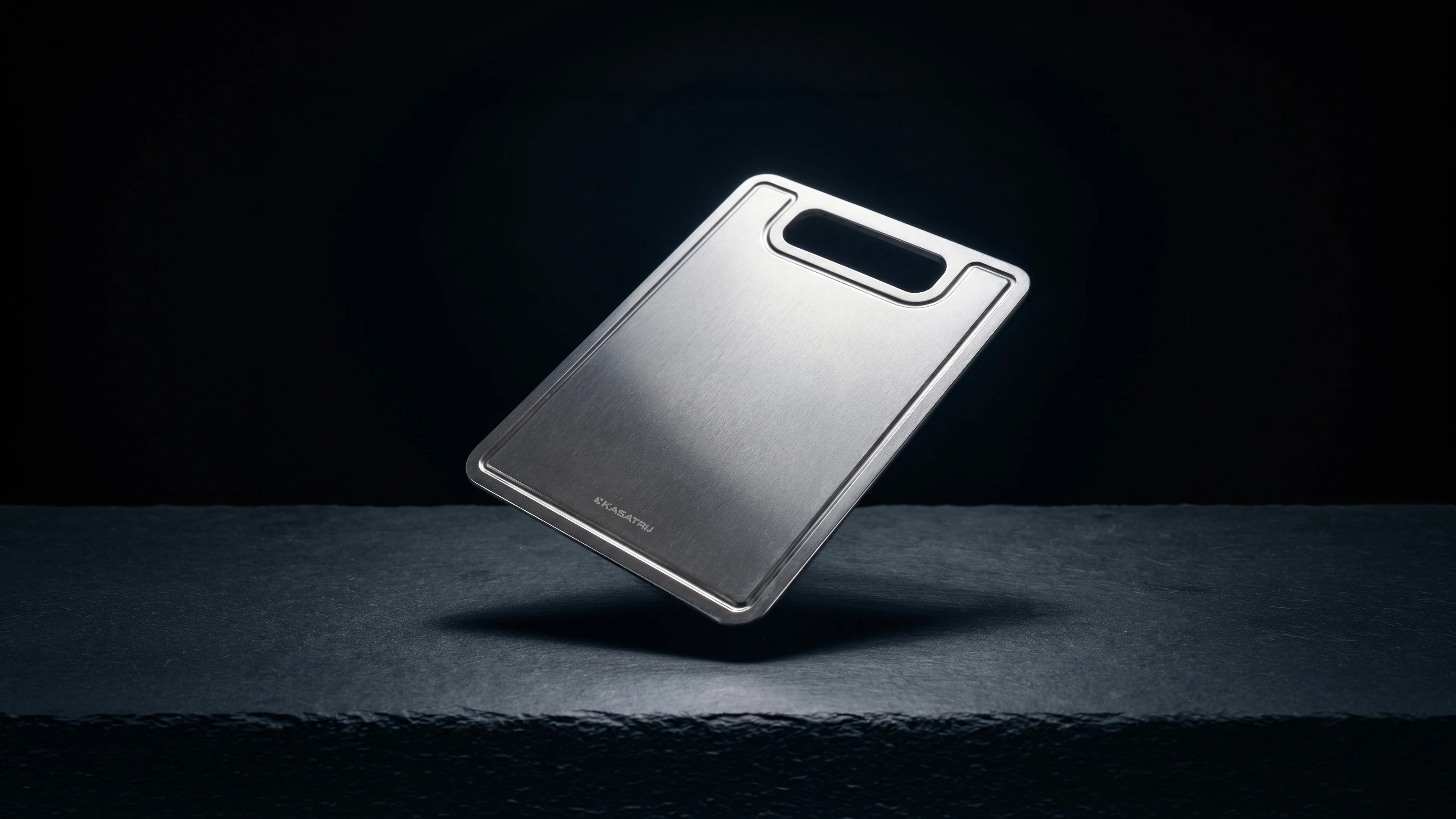 KASATRIJ product features: toxin-free, knife-safe, dishwasher safe